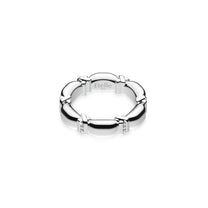 Etelle sterling silver ring featuring a 5mm intertwined band with lab-grown diamonds